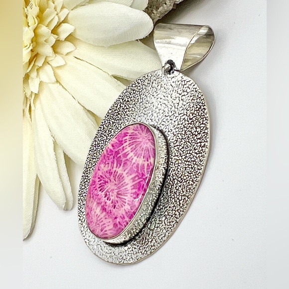 FOSSIL CORAL PENDANT - Picture 4 of 6